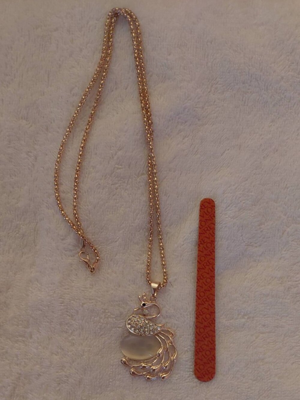 Chaine avec pendentif cygne